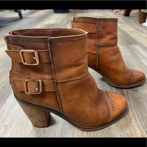 Jessica Simpson JP-Clarah Leather Heeled Bootie